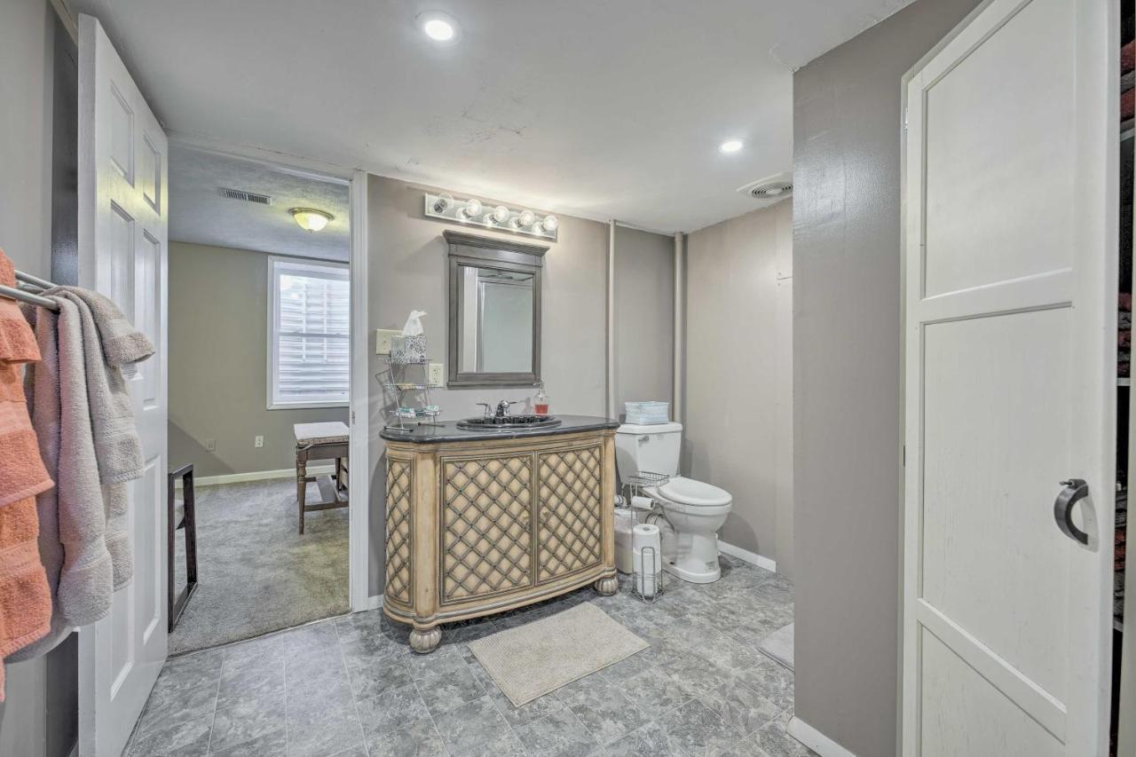 Lovely 3- Bedroom Apartment With Street Parking. โกเชน ภายนอก รูปภาพ