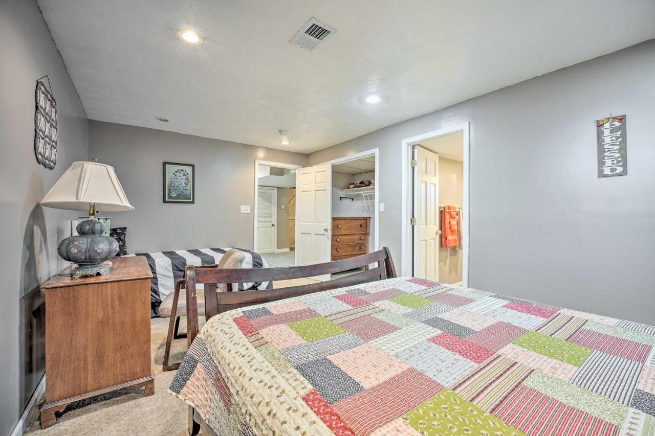 Lovely 3- Bedroom Apartment With Street Parking. โกเชน ภายนอก รูปภาพ